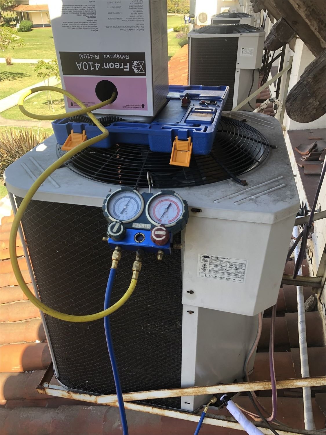 Control de presiones y carga de gas con balanza