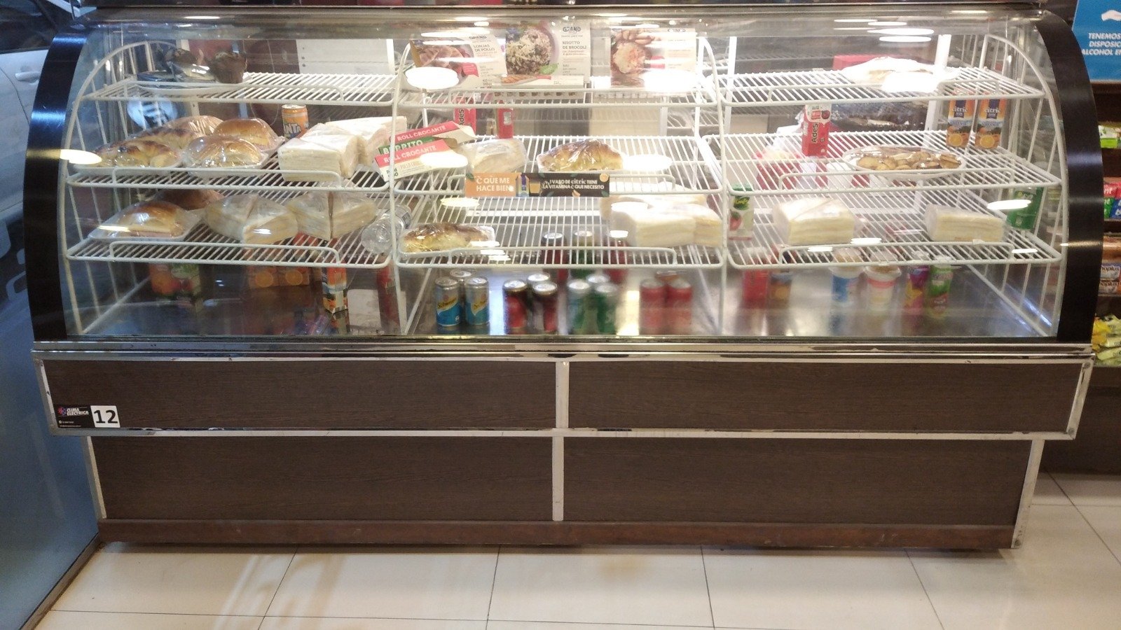 Heladeras comerciales y exhibidoras gastronómicas atendidas por Clima Eléctrica