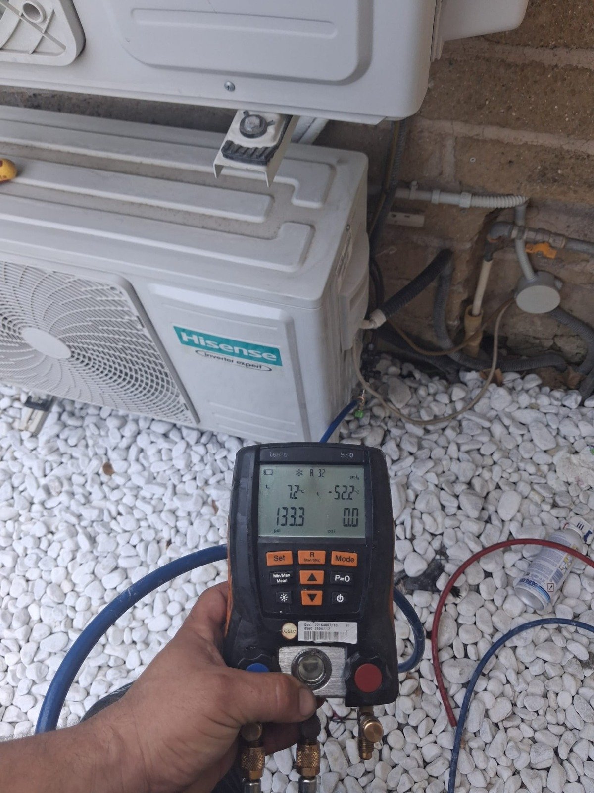 Control y medición de presiones en unidad exterior Inverter Hisense